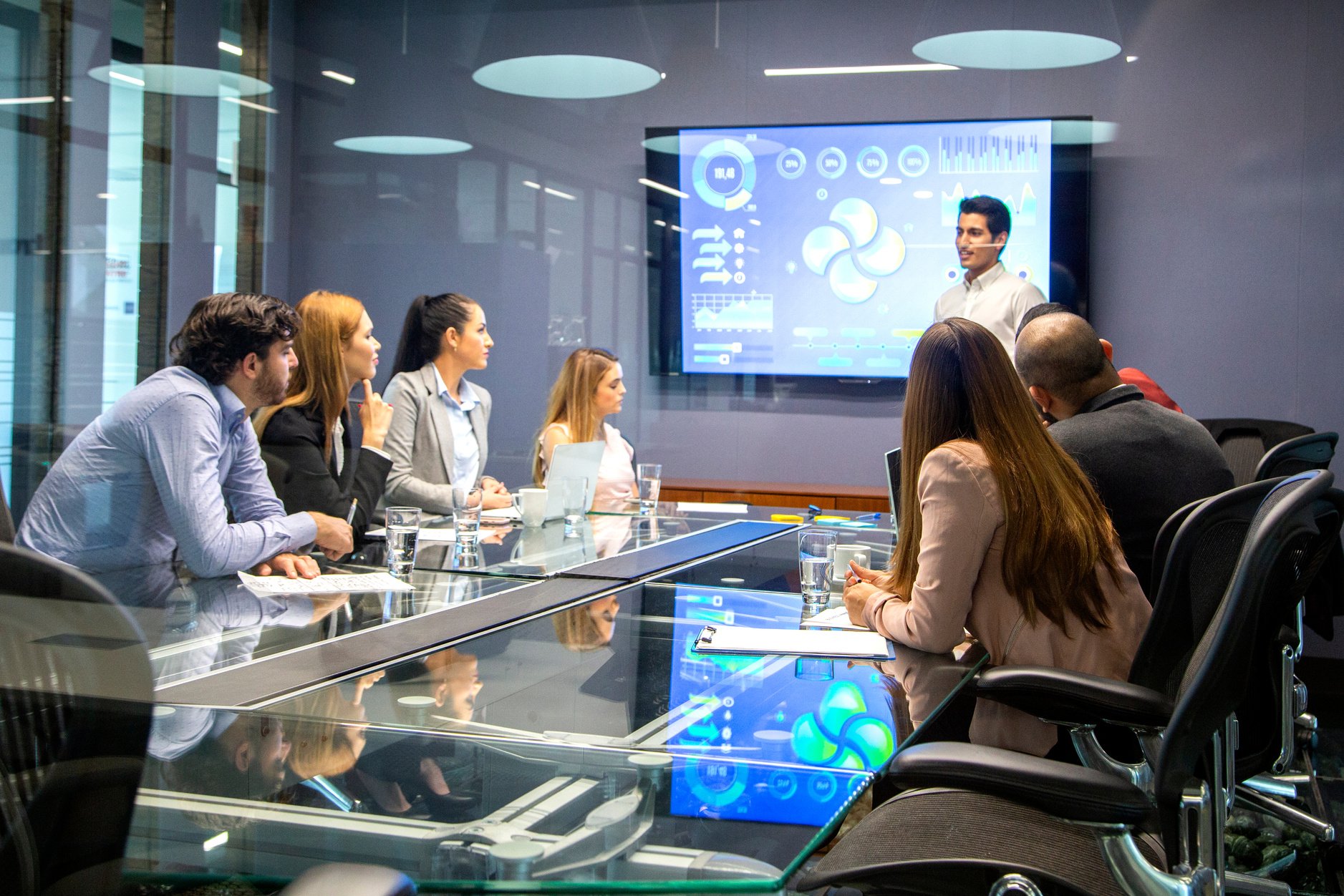 Meetingmeeting in boardroom